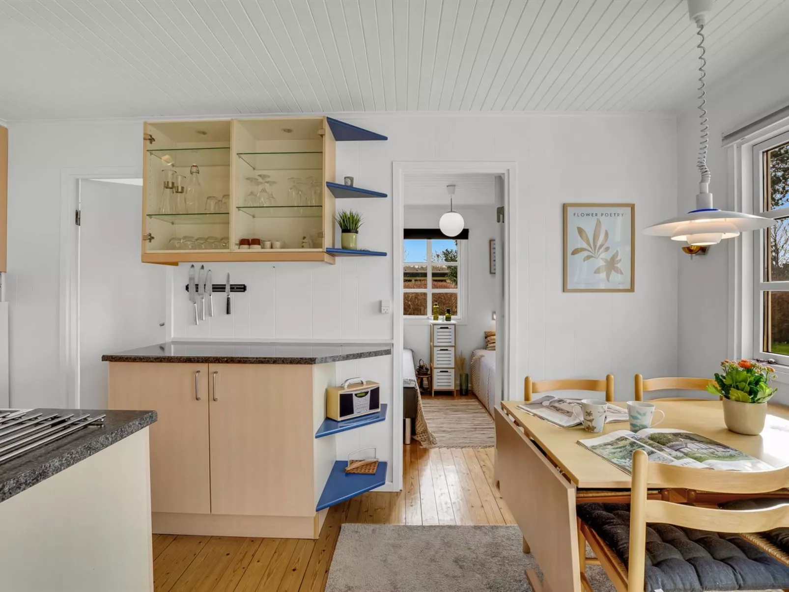 "Andrine" - 100m from the sea-Drinnen