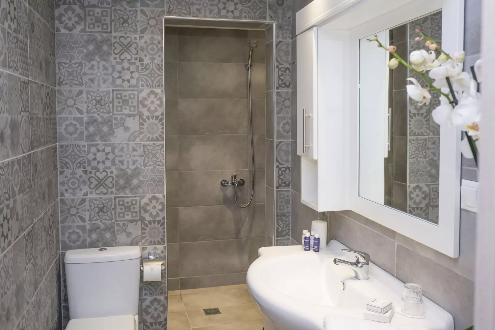 Holiday residence Acrotel Athena Villas, Elia Beach-Maisonette-Badezimmer