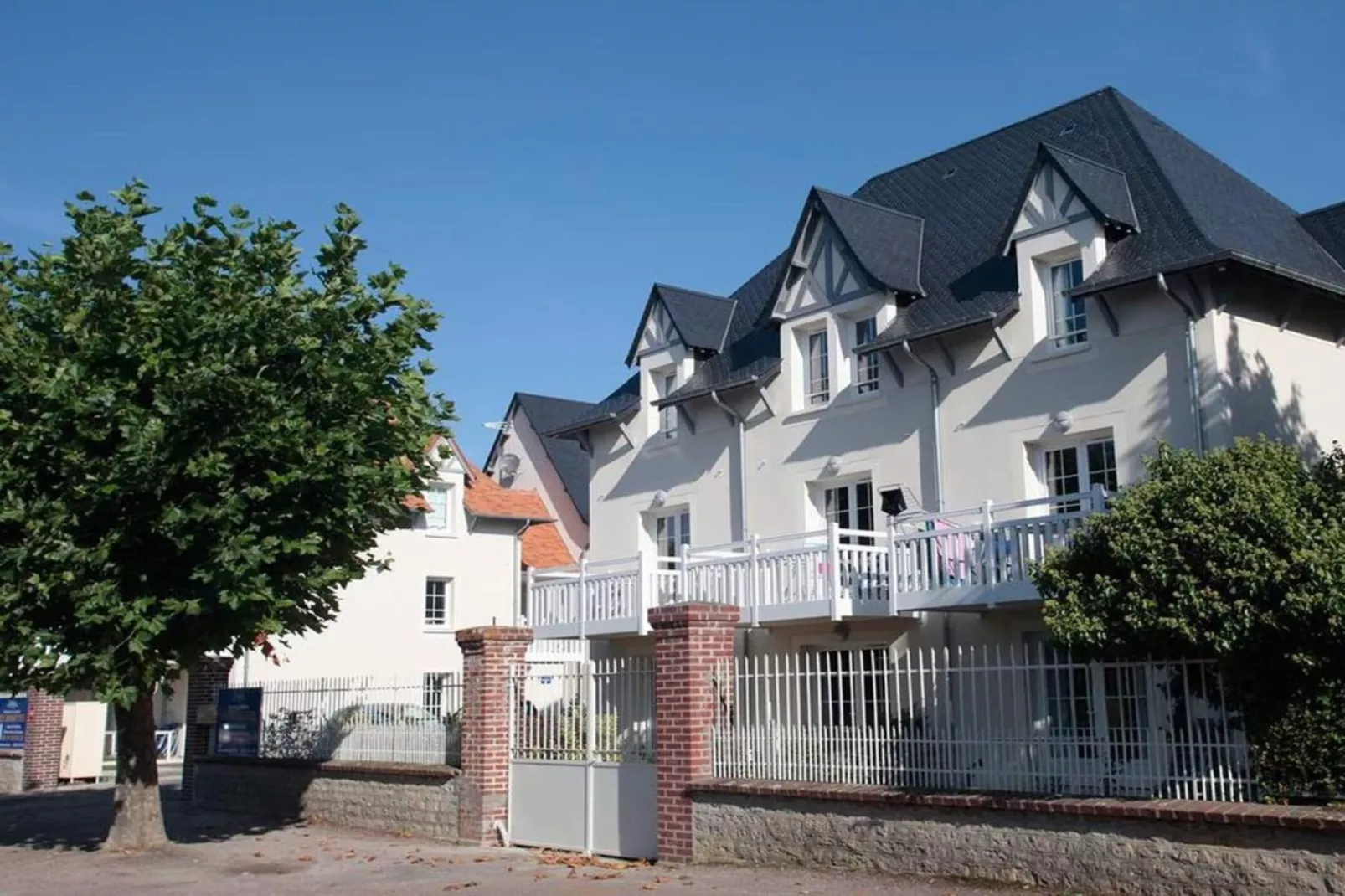 Domaine des Dunettes 1-Gebiete Sommer 1 km