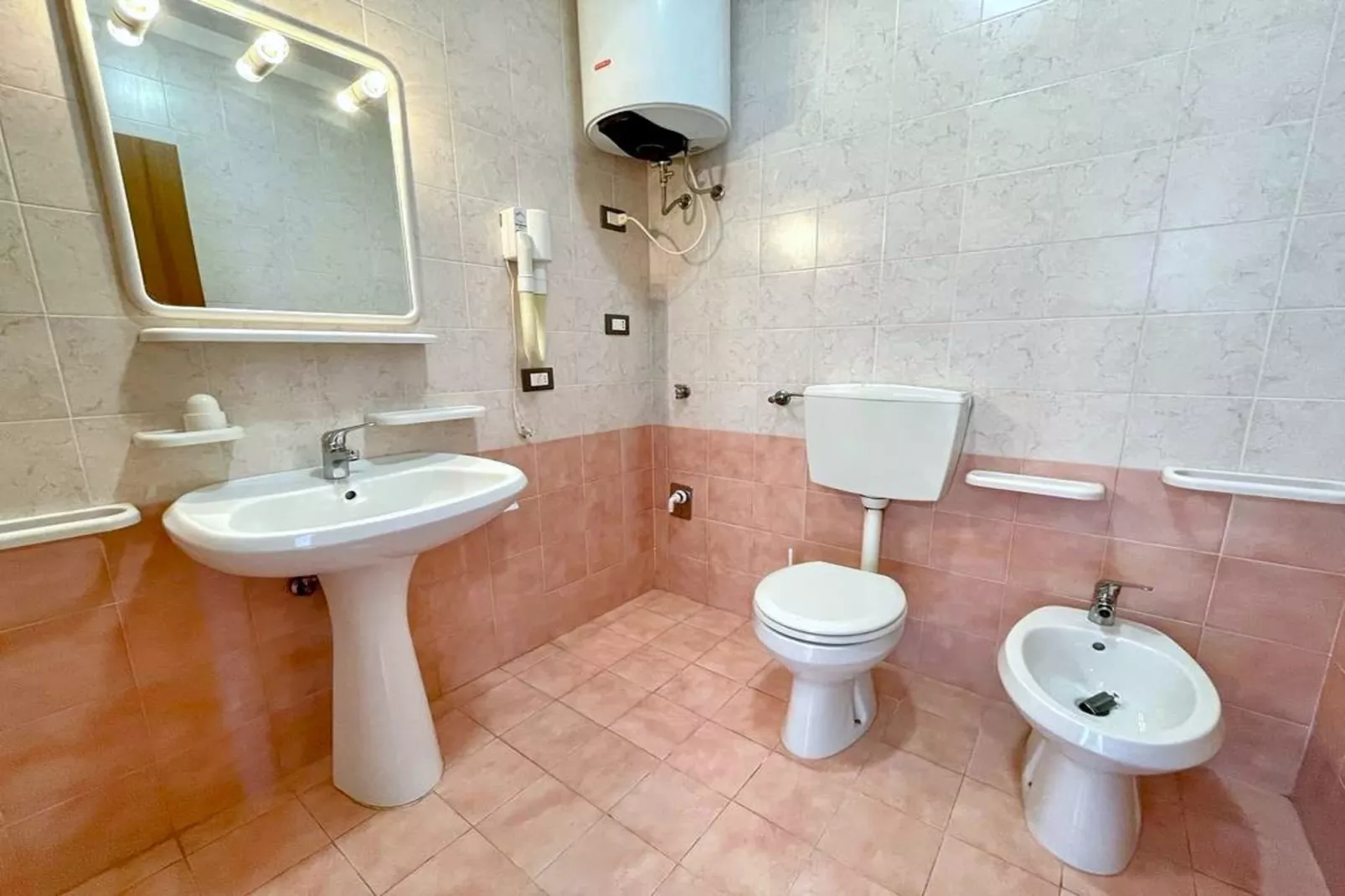 Tamerici A/13-Bathroom