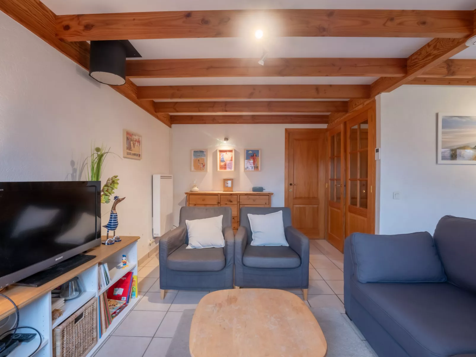Pippa with parking & garden-Inside