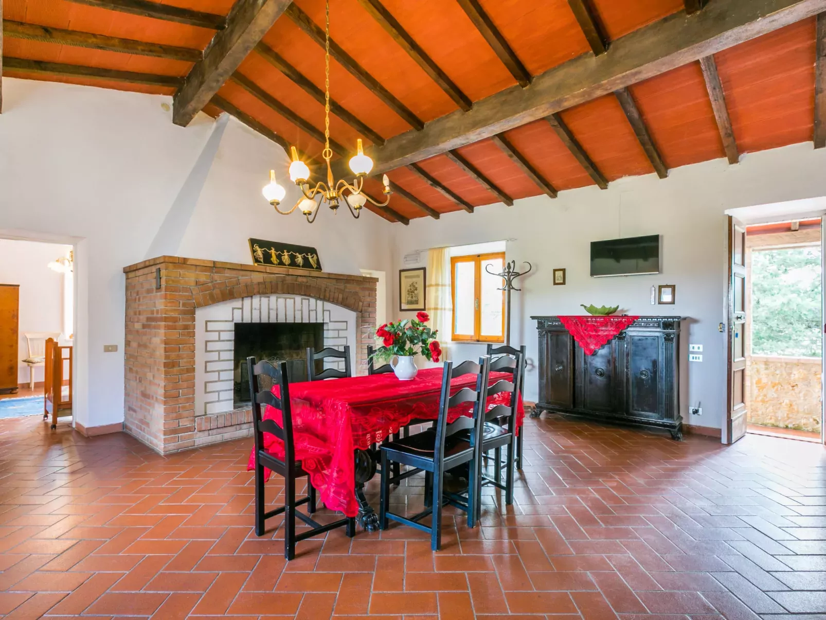 Fattoria Petraglia-Inside