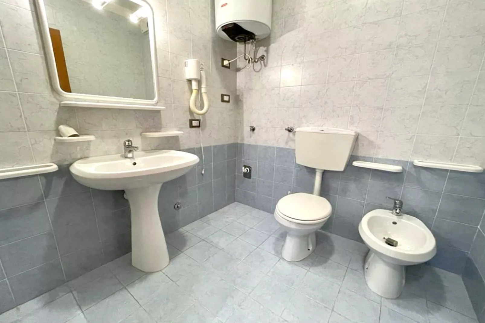 Tamerici A/24-Bathroom