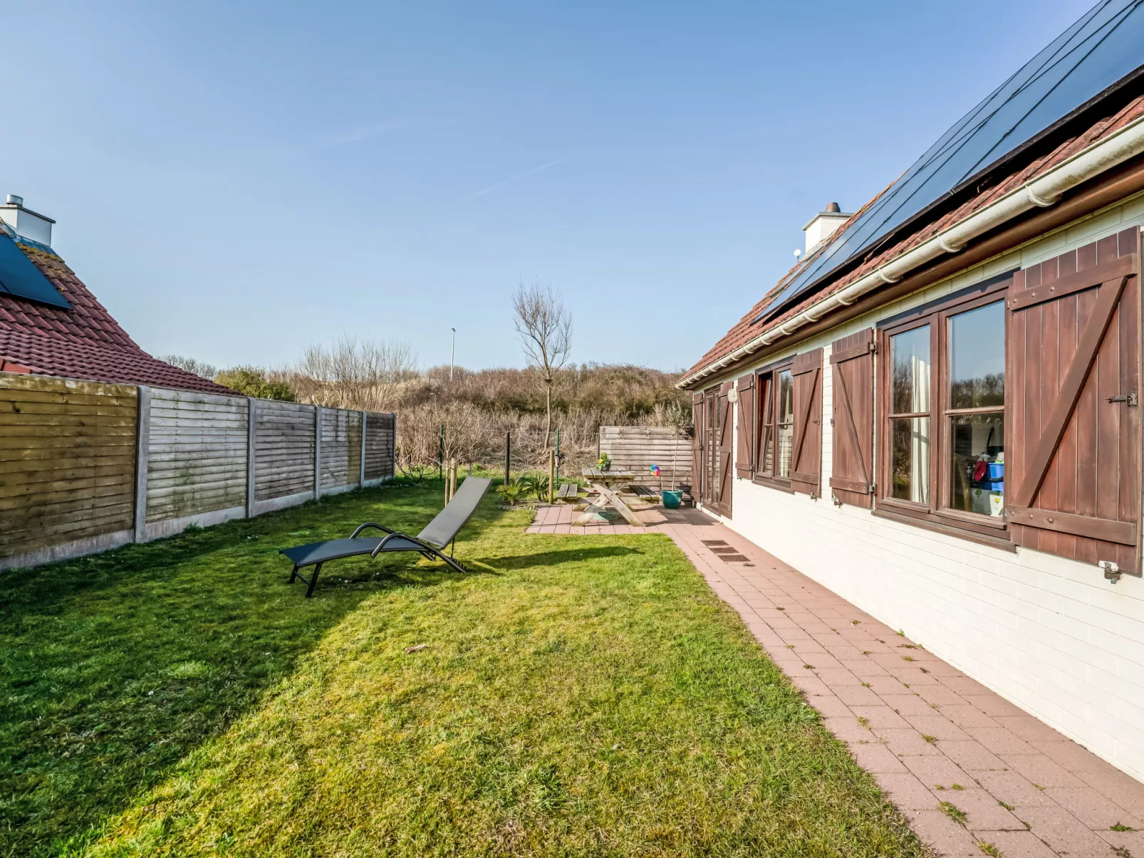 Pippa with parking & garden-Outside