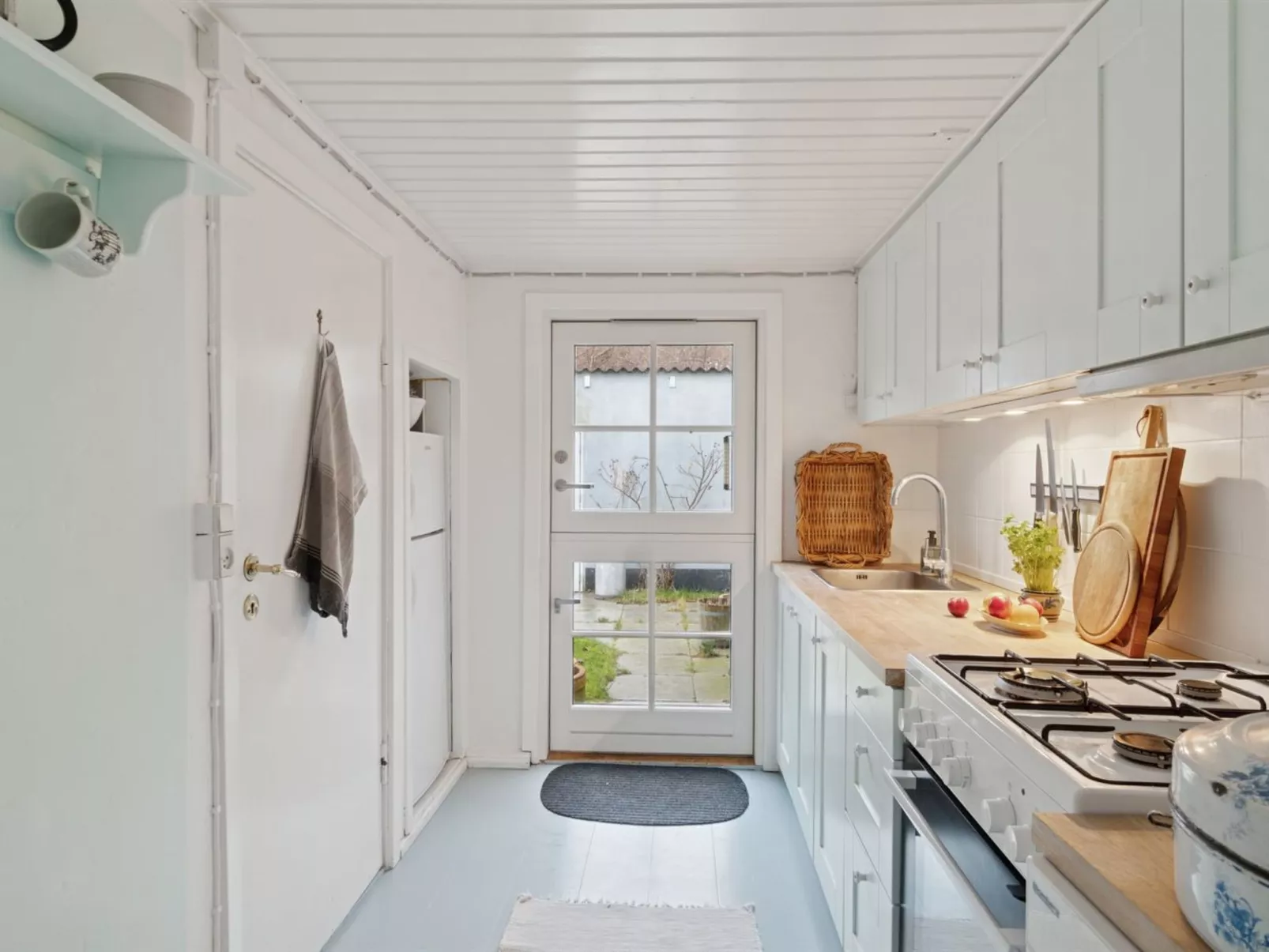 "Bodwar" - 1.2km from the sea-Drinnen