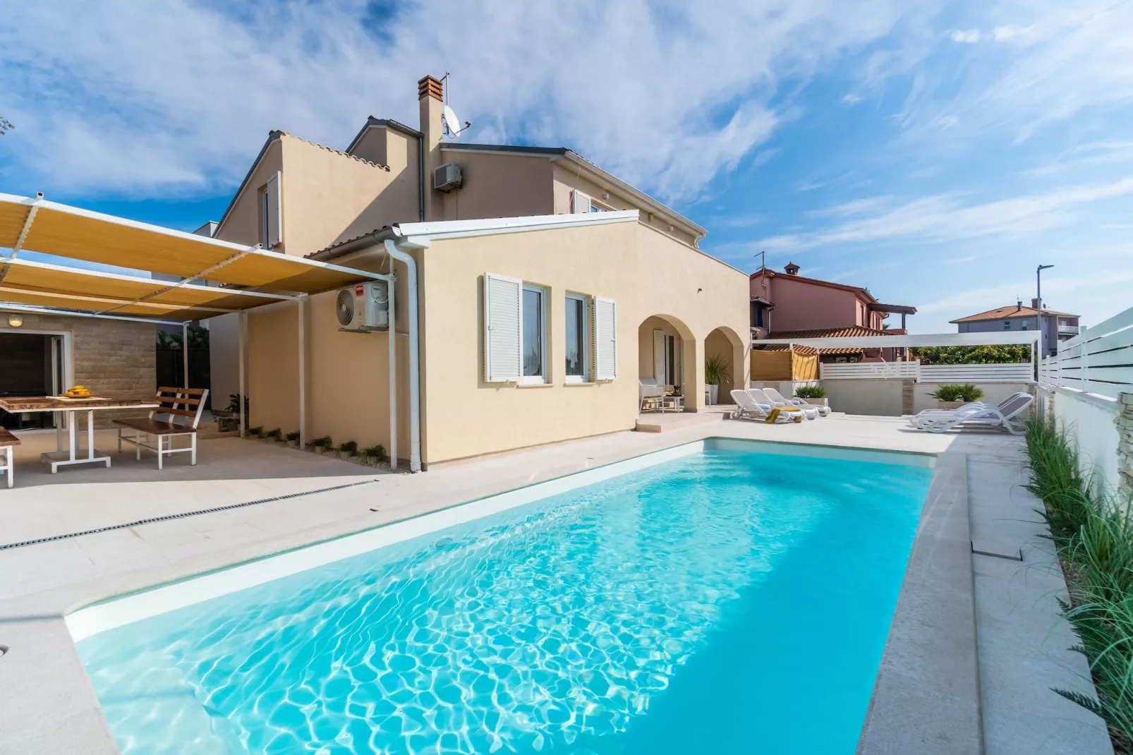 poolofhouse