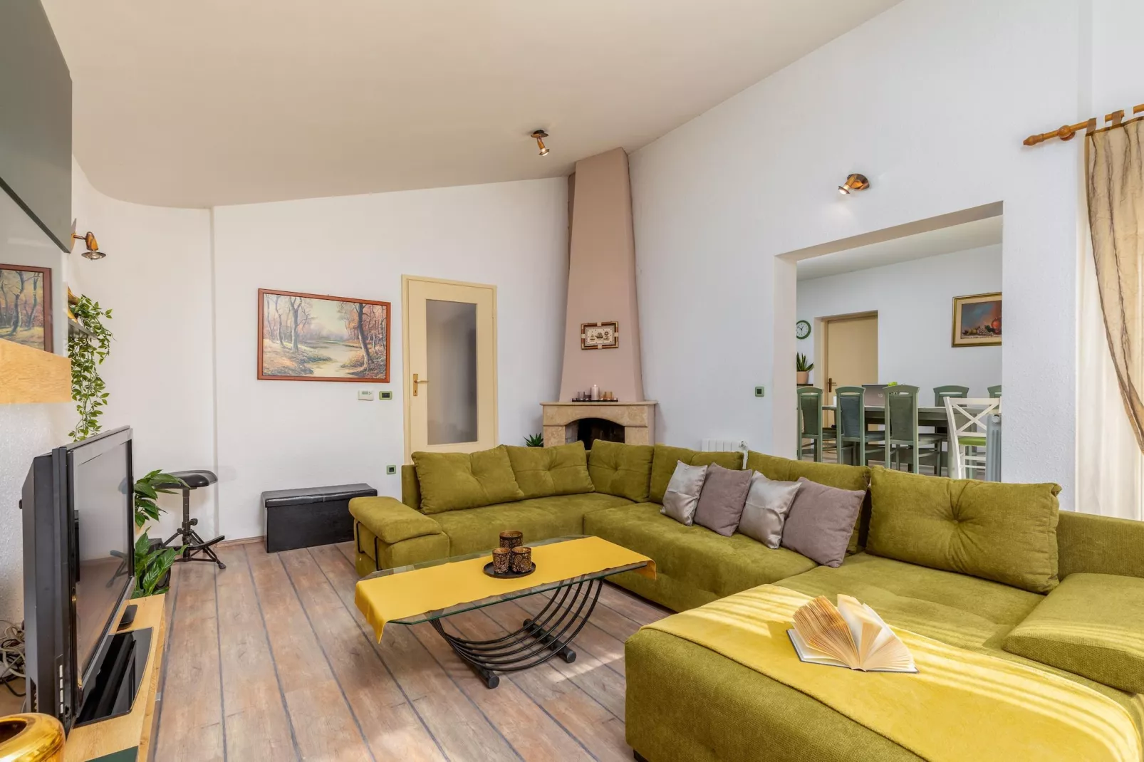 Villa Ostone-Living room
