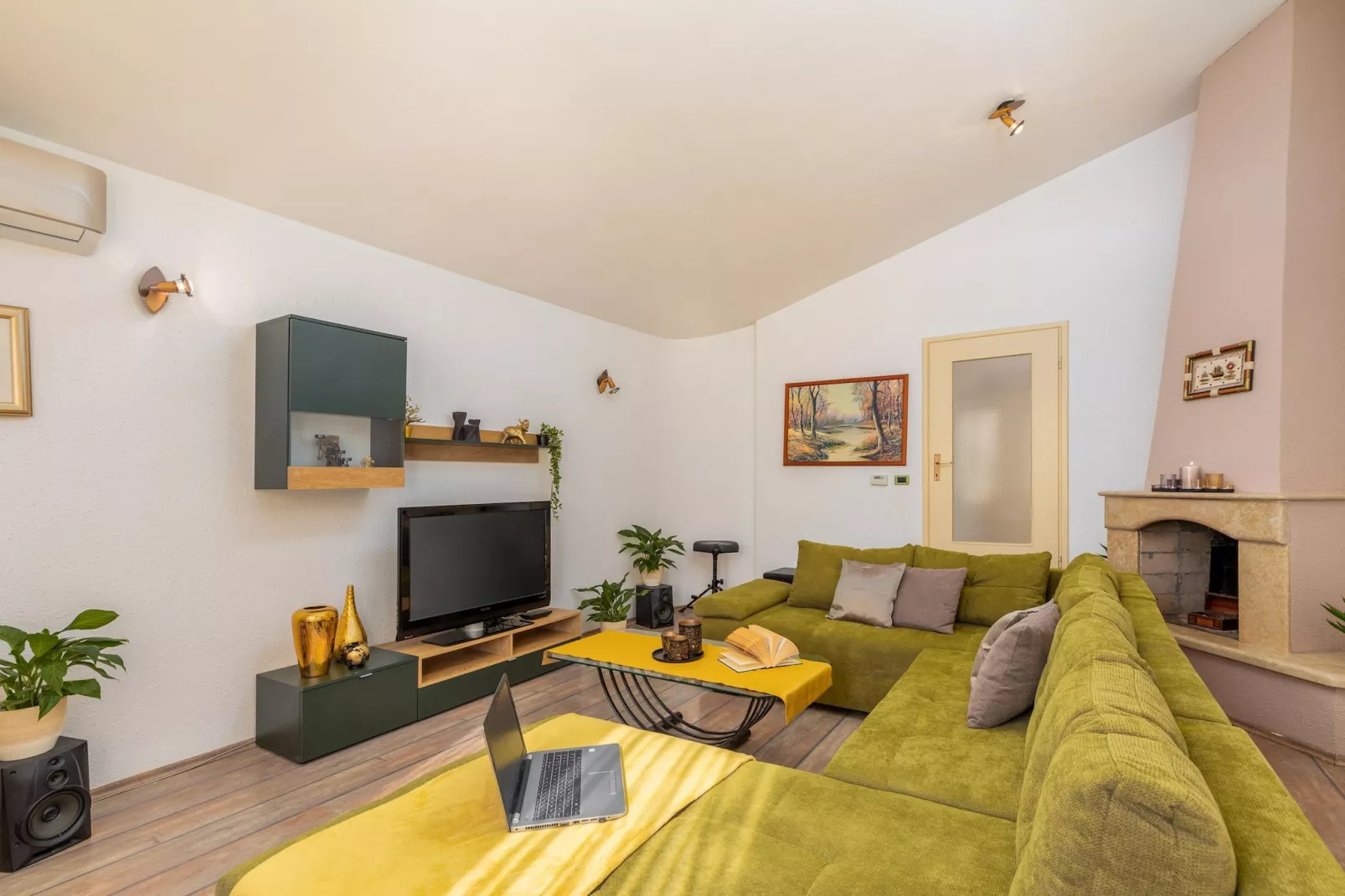 Villa Ostone-Living room