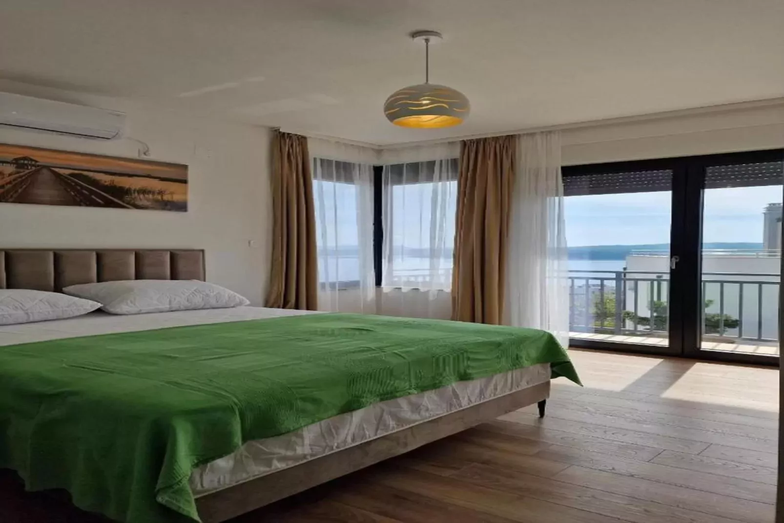 Villa V-Bedroom