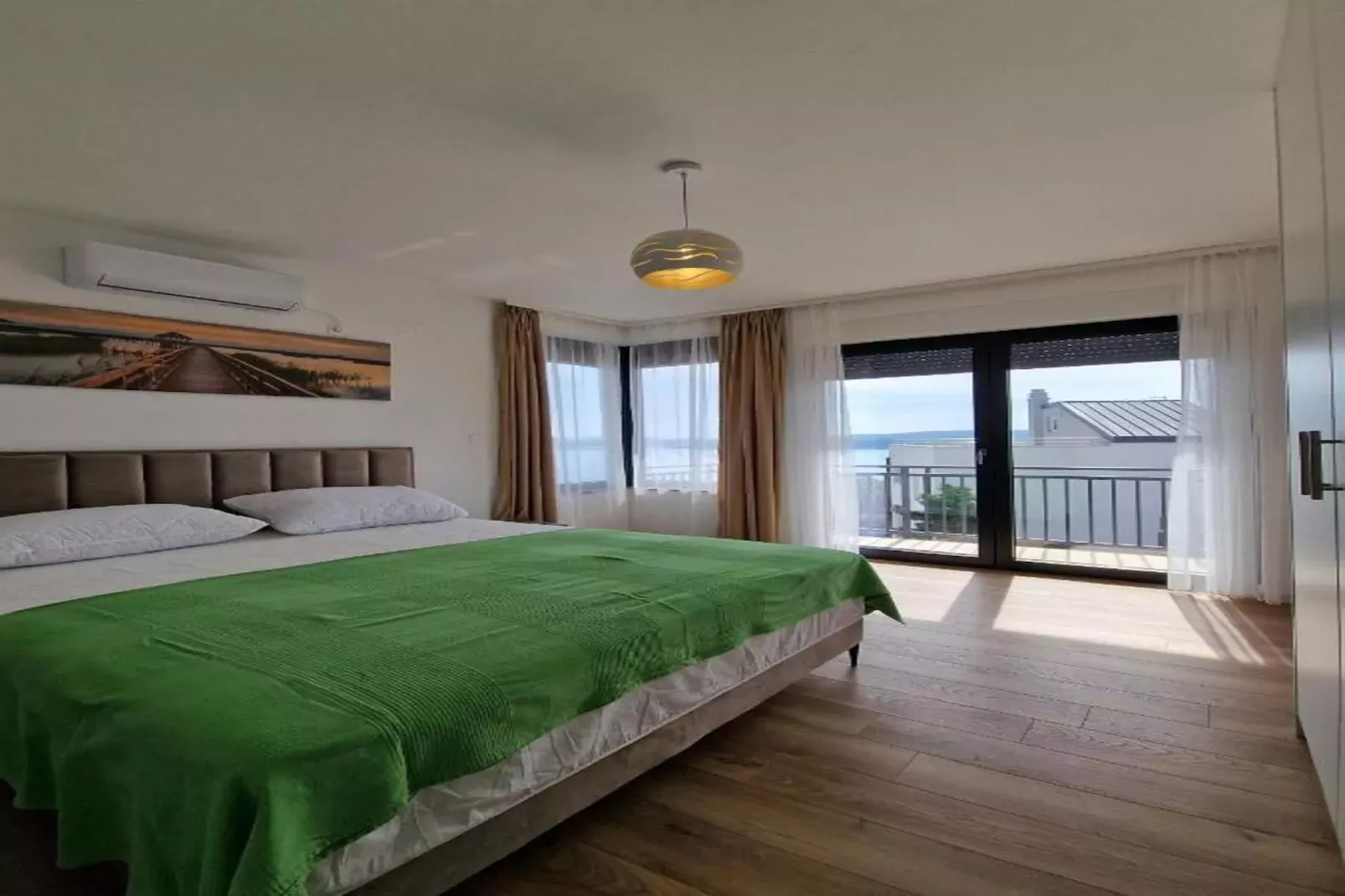Villa V-Bedroom