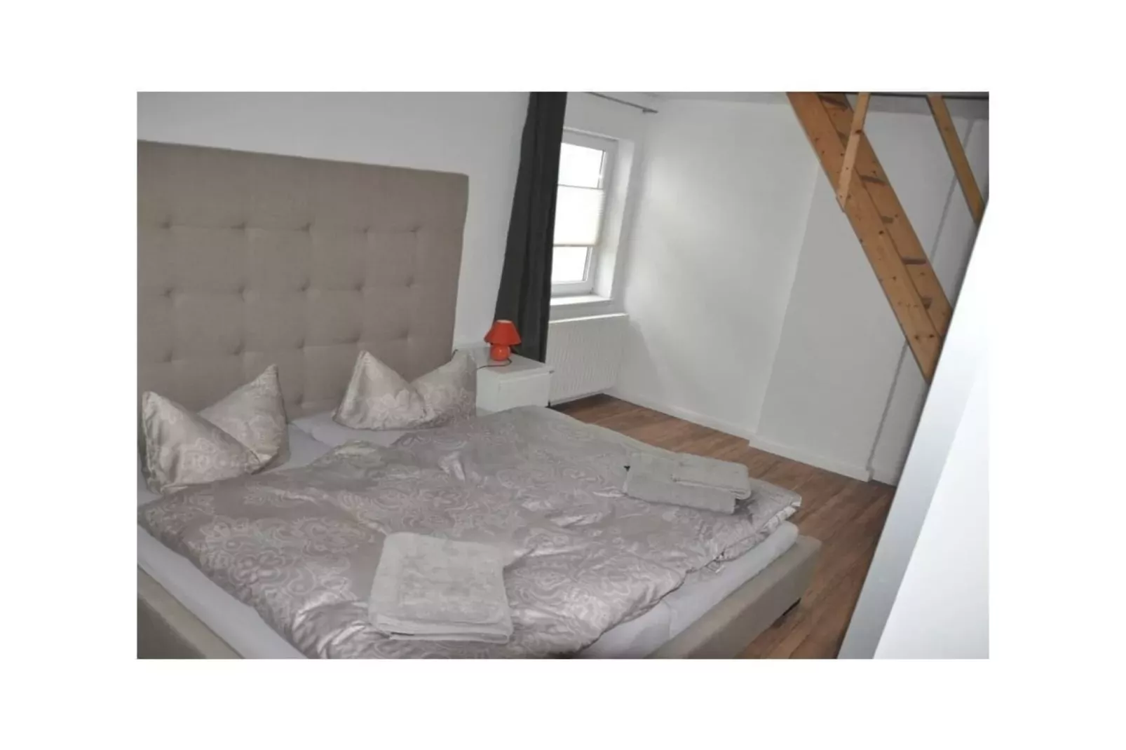 313197-Schlafzimmer