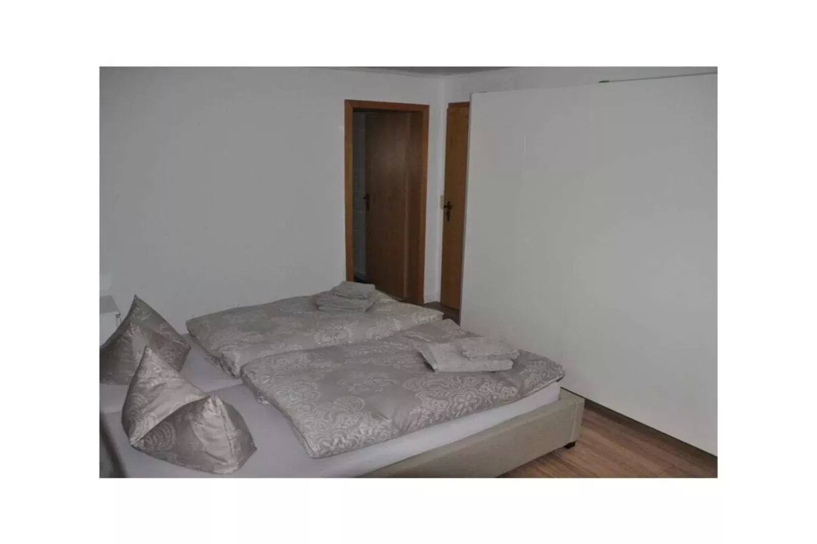 313197-Schlafzimmer