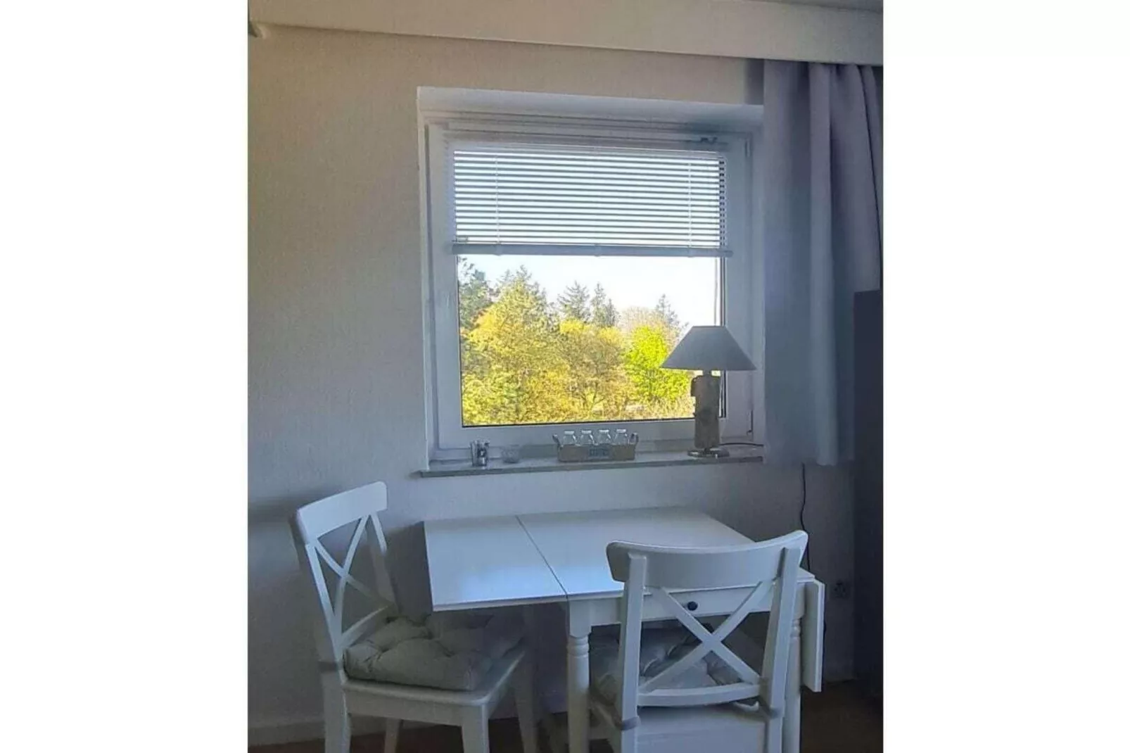 393310-Dining room