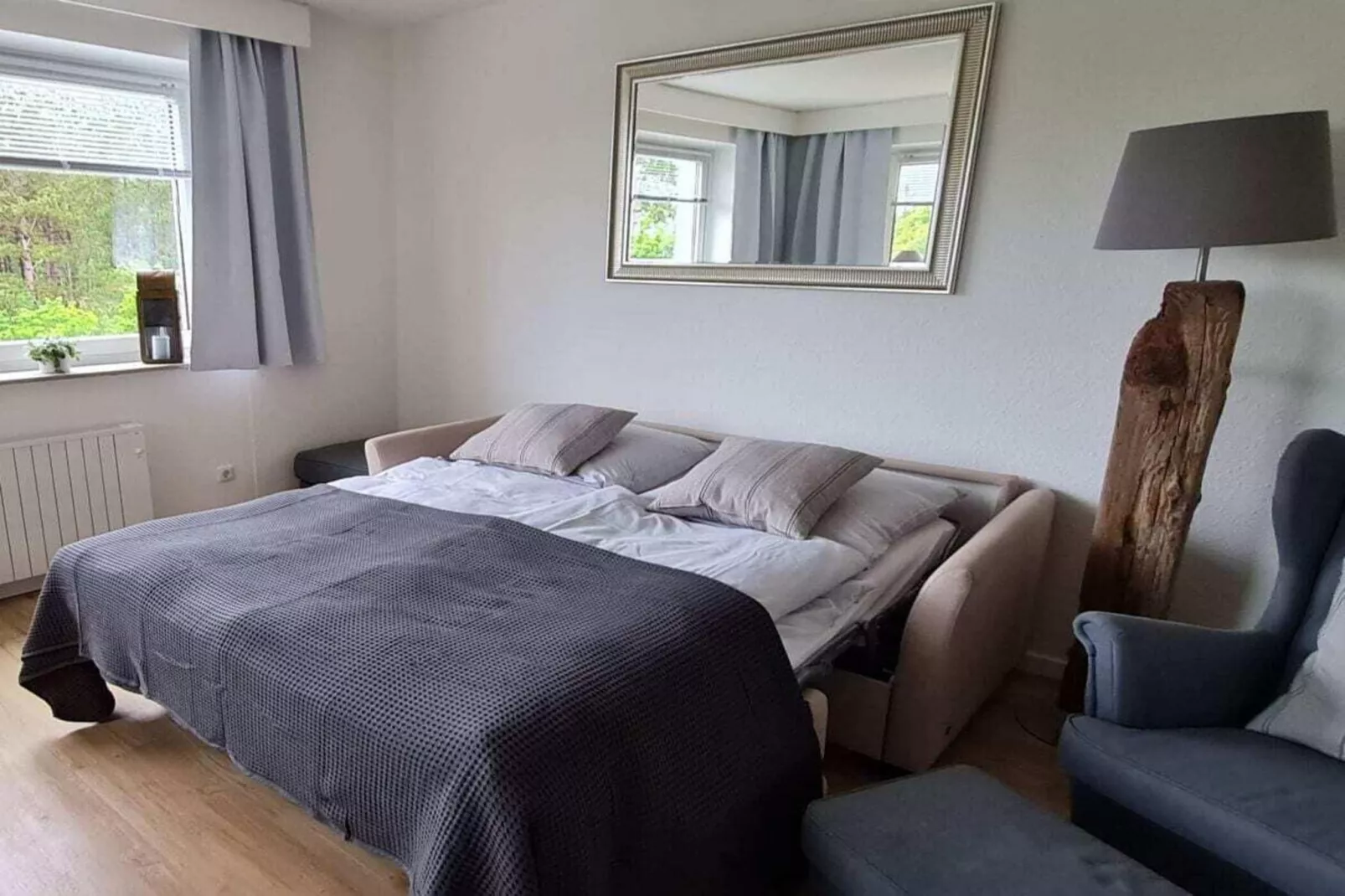 393310-Bedroom