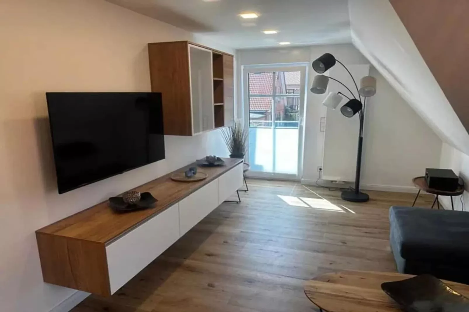 504112-Living room