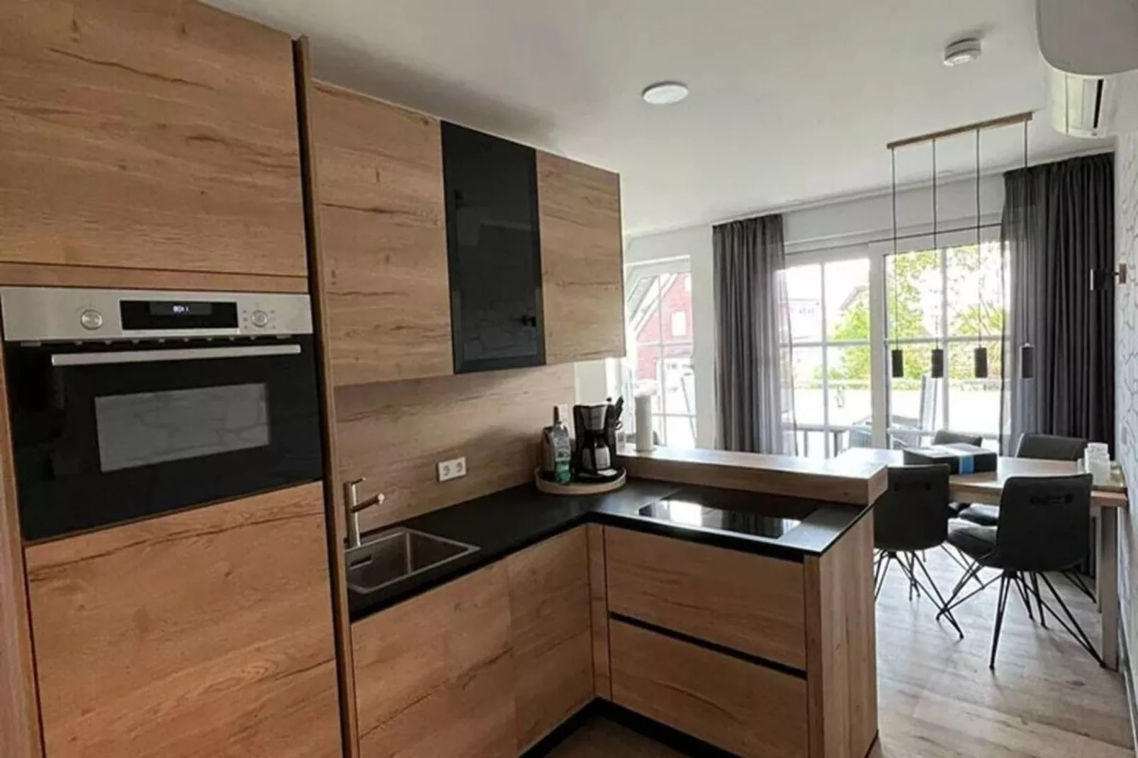 504108-Kitchen
