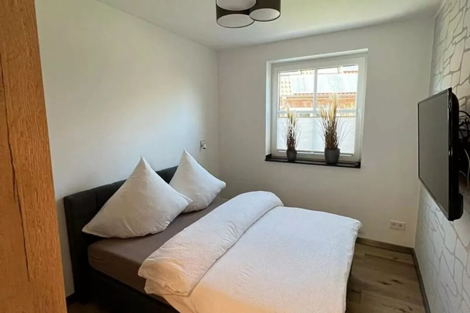 504108-Bedroom