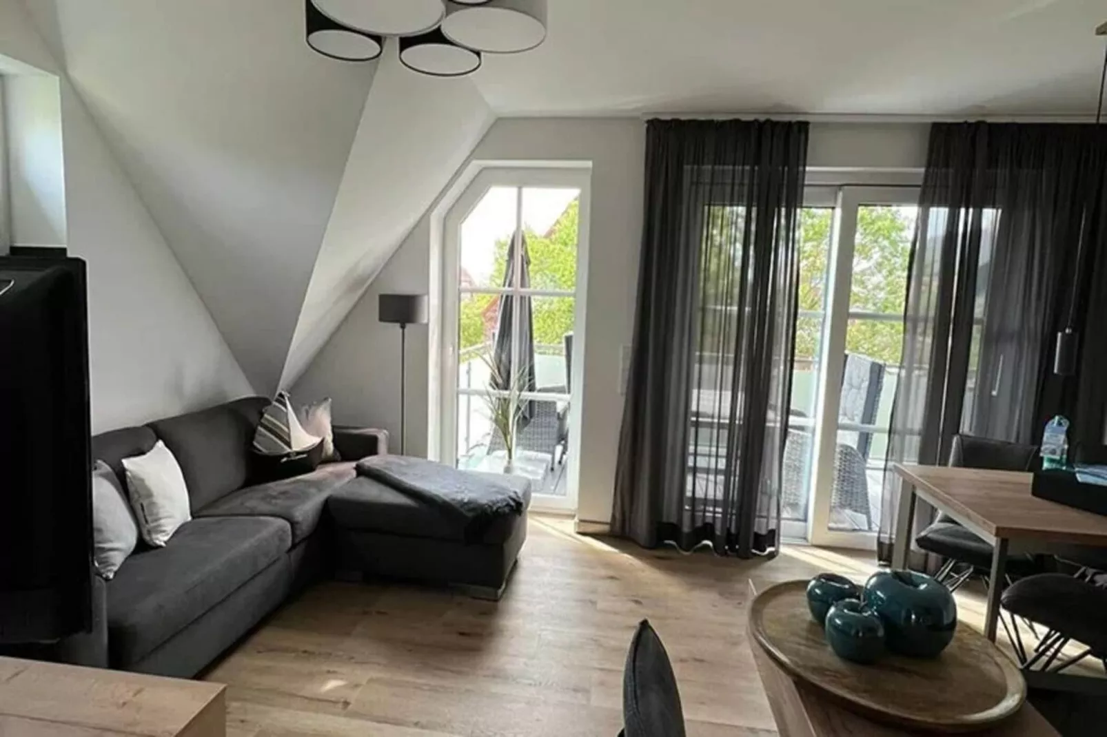 504108-Living room
