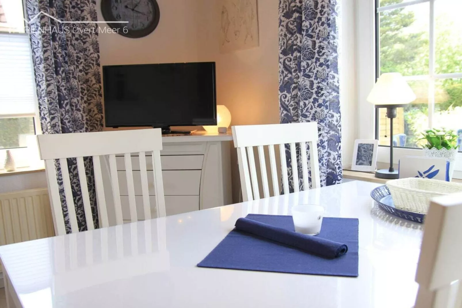 497670-Dining room