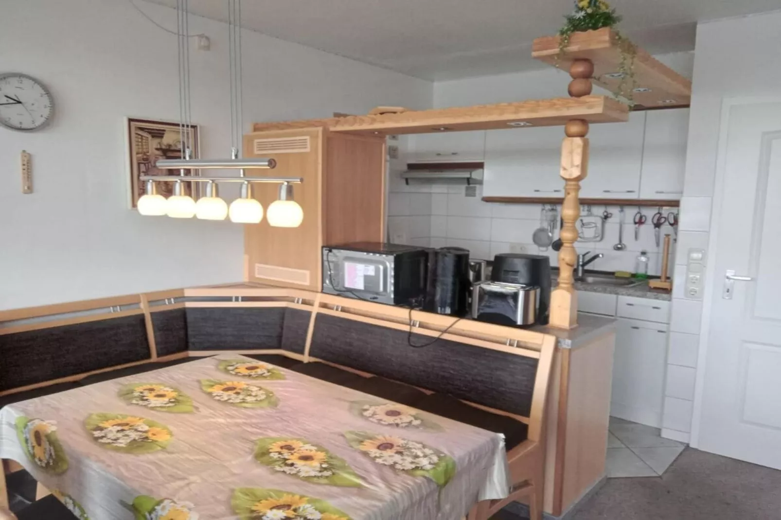497993-Esszimmer