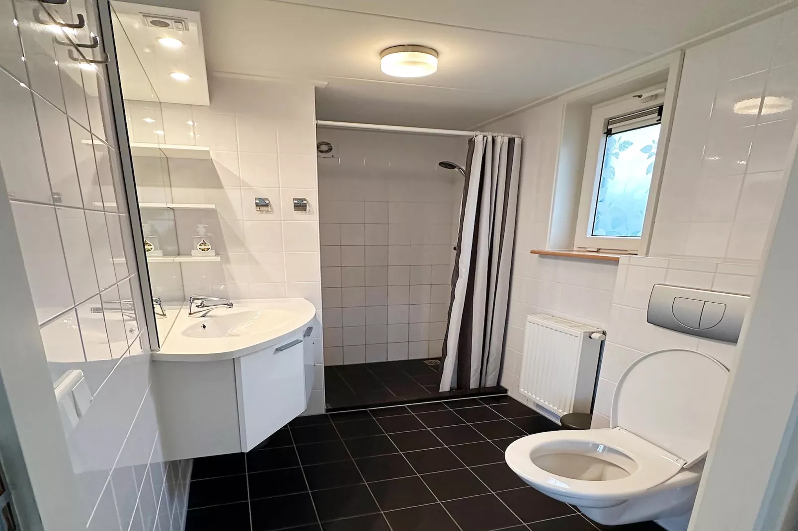 VT 145-Bathroom