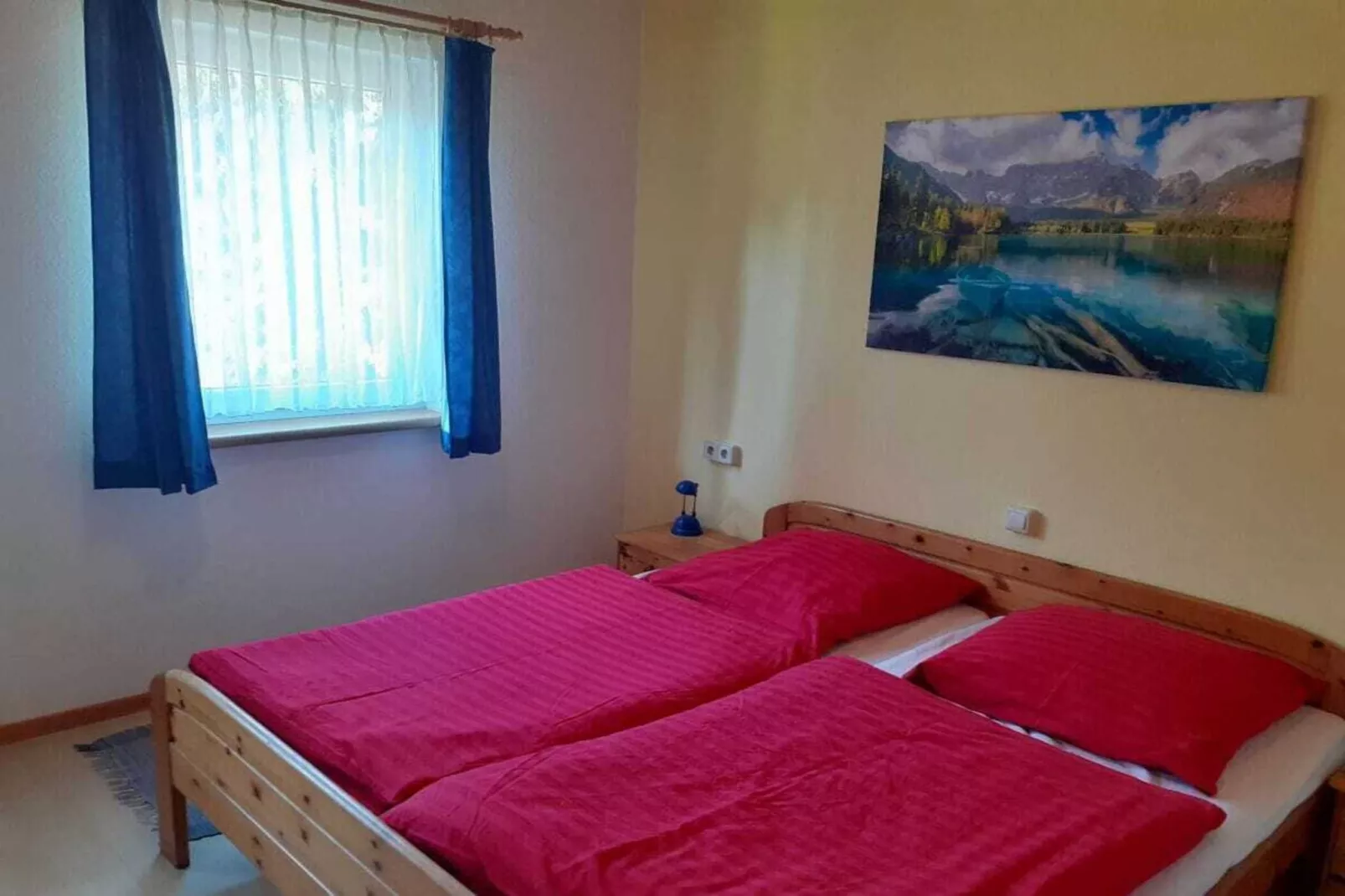 51776-Bedroom