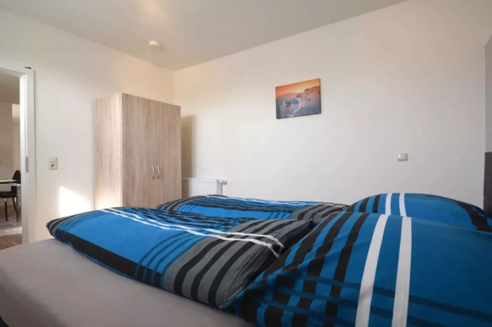 182529-Bedroom