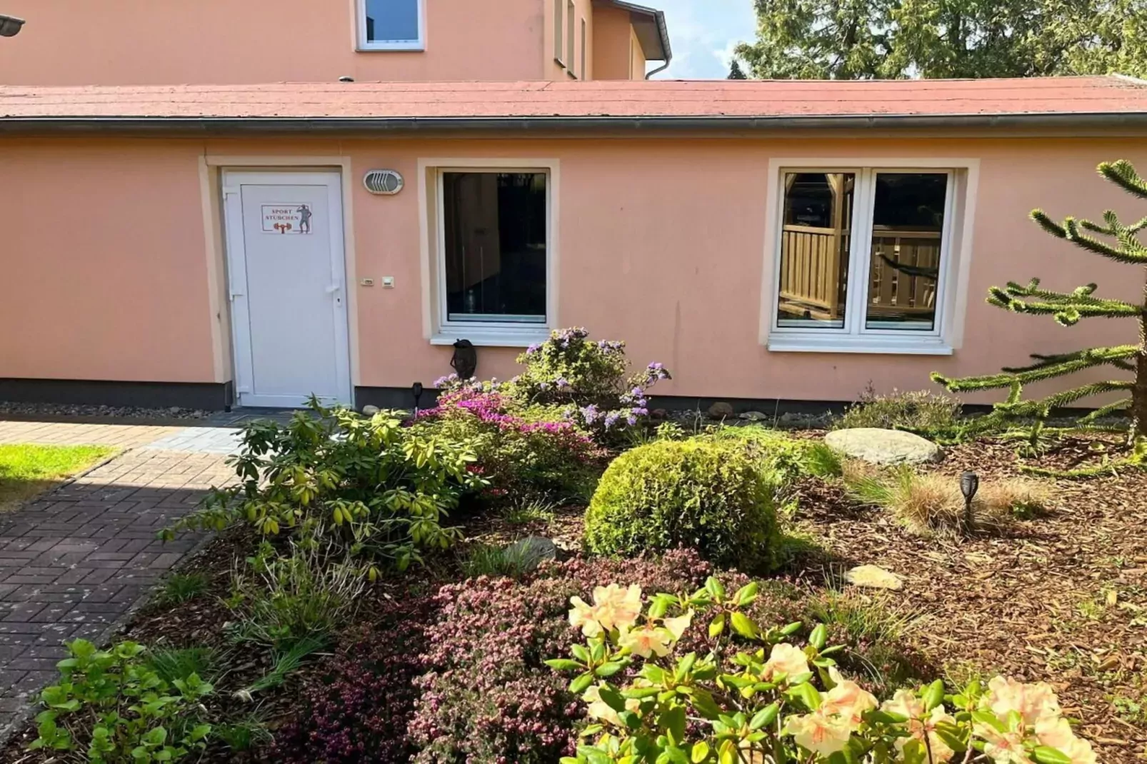 106679-Exterior summer