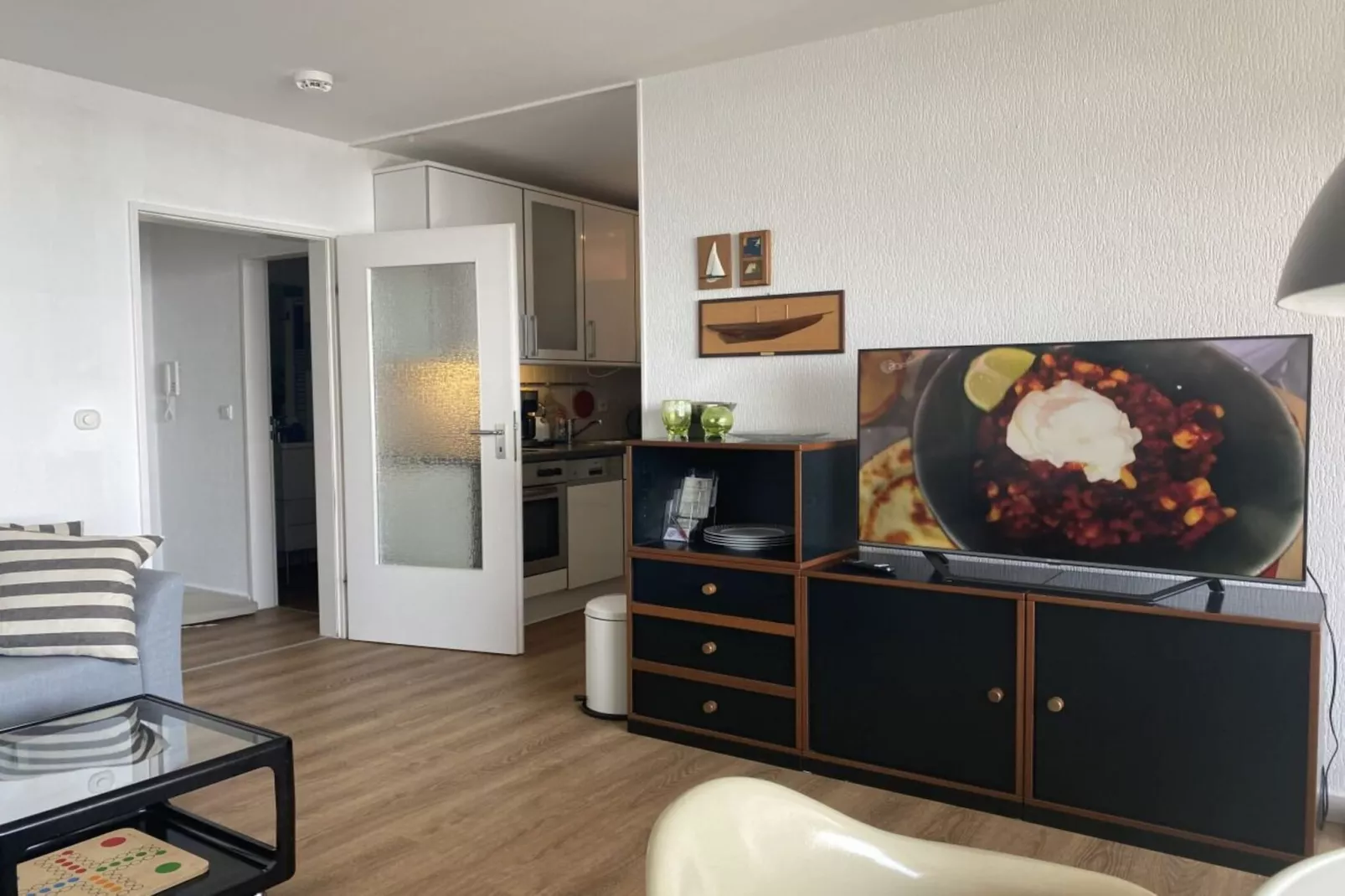 191072-Living room