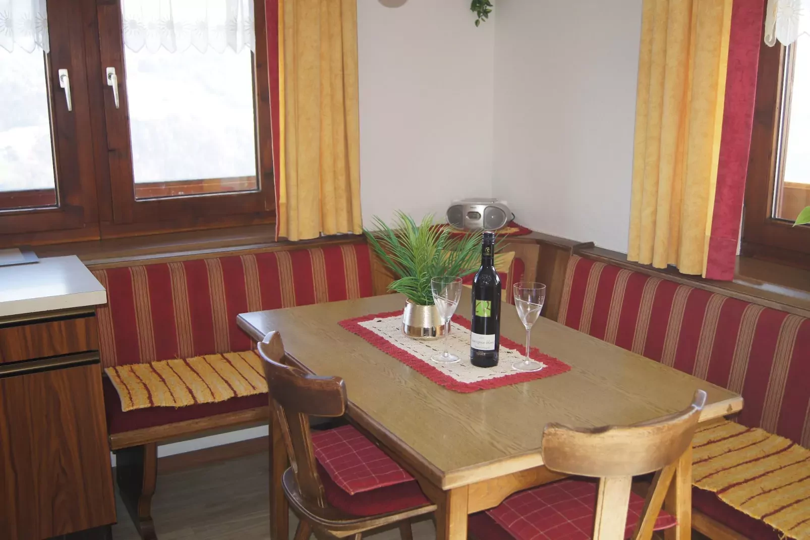 Ferienwohnung Ramona-Dining room