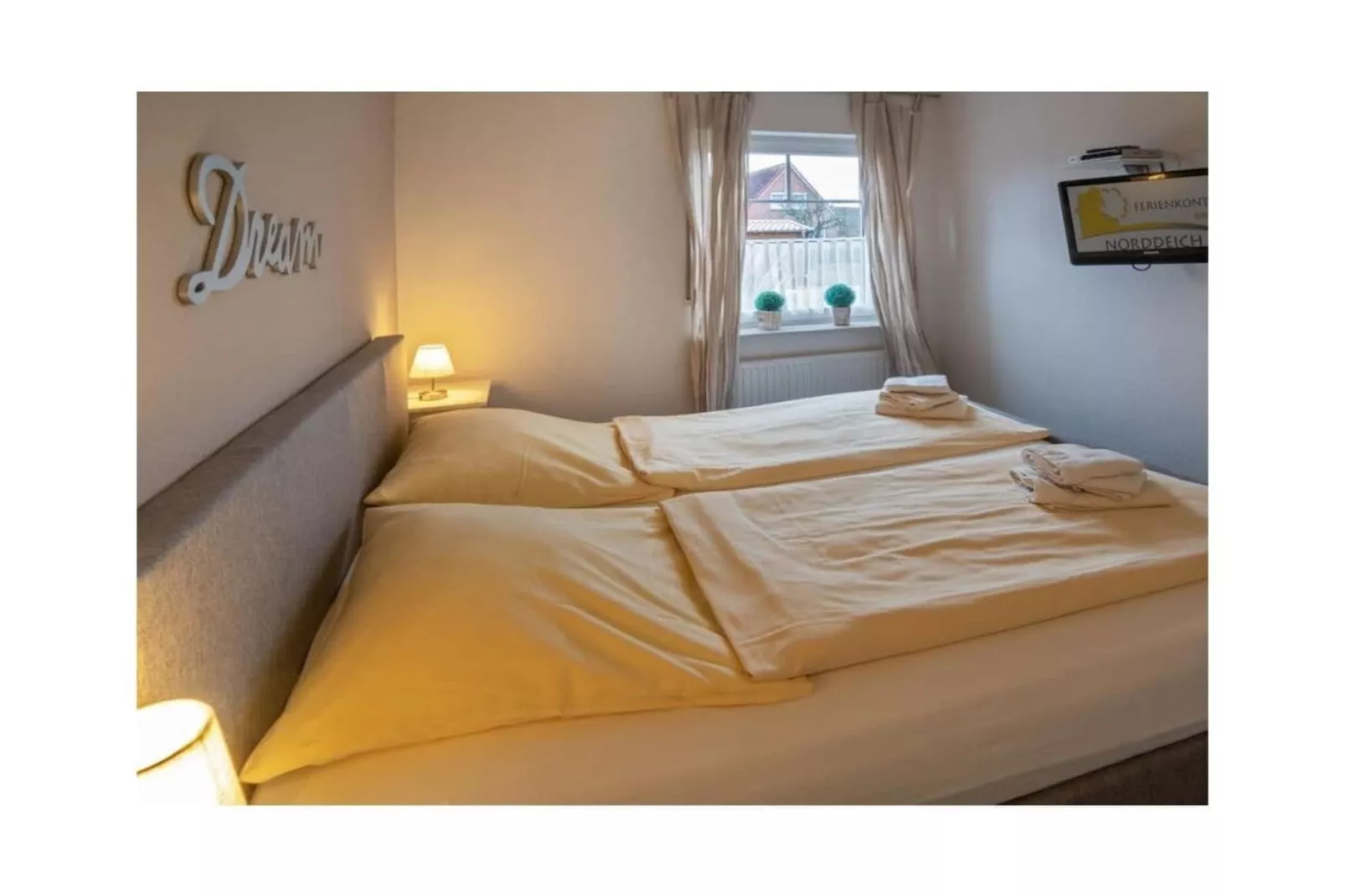 93938-Bedroom