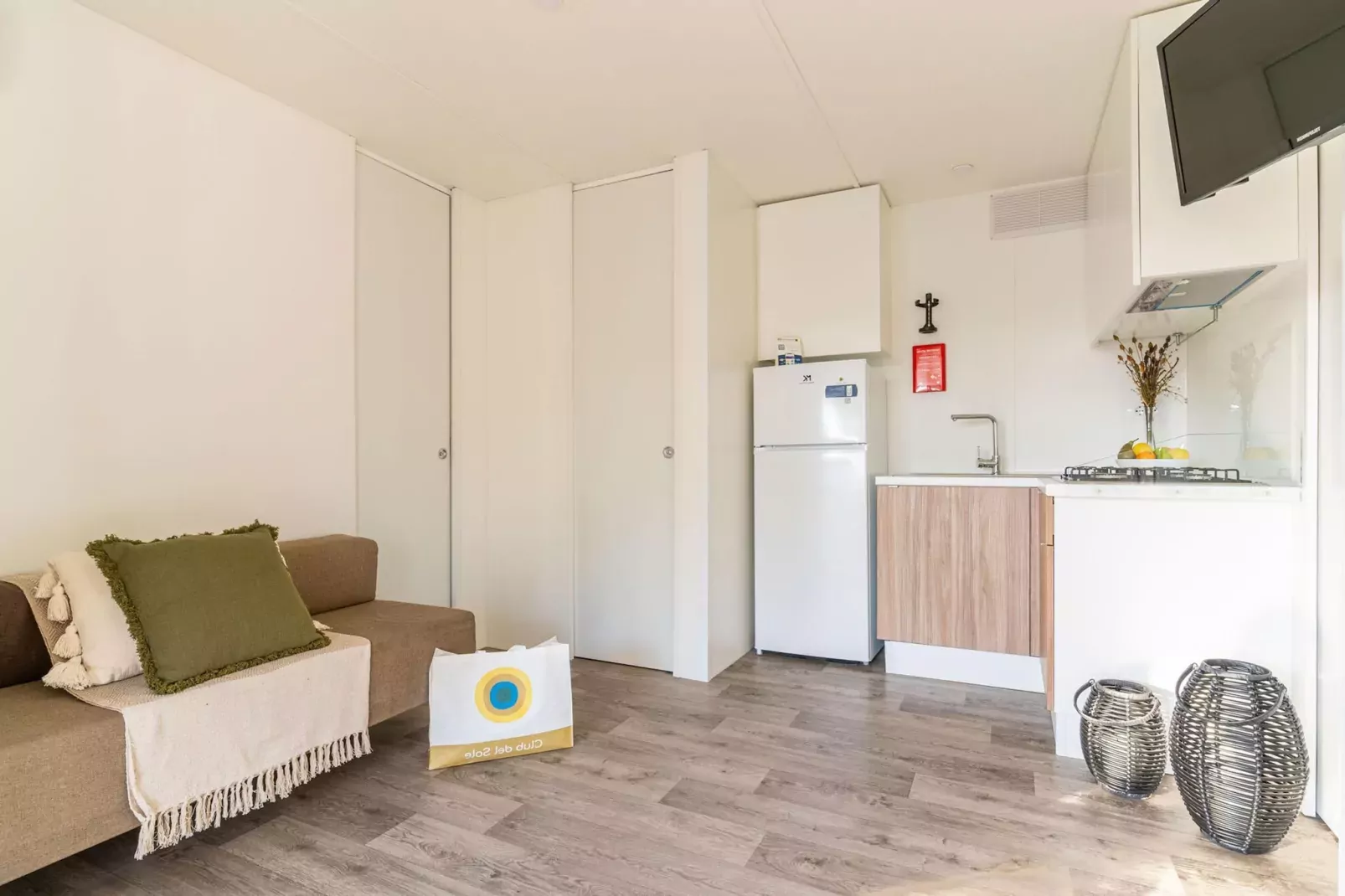 Rimini Family Village Viserba Rimini - Lodge Superior 6 pax-Wohnzimmer