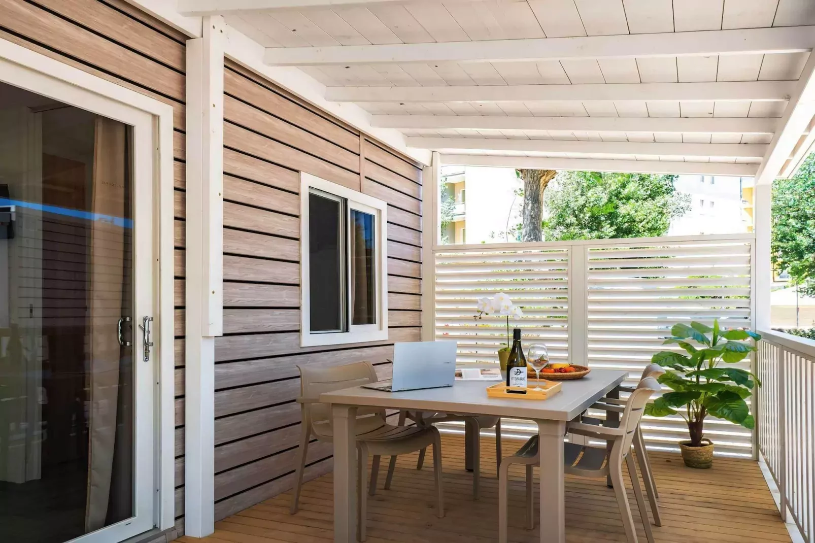Rimini Family Village Viserba Rimini - Lodge Superior 6 pax-Terrassenbalkon