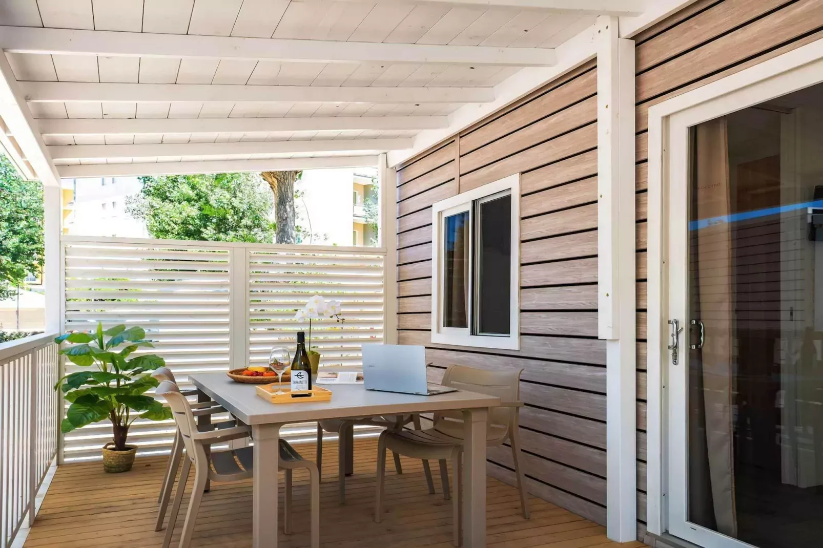 Rimini Family Village Viserba Rimini - Lodge Superior 6 pax-Terrassenbalkon