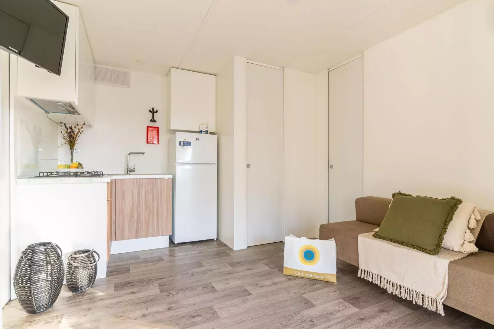 Rimini Family Village Viserba Rimini - Lodge Superior 6 pax-Wohnzimmer