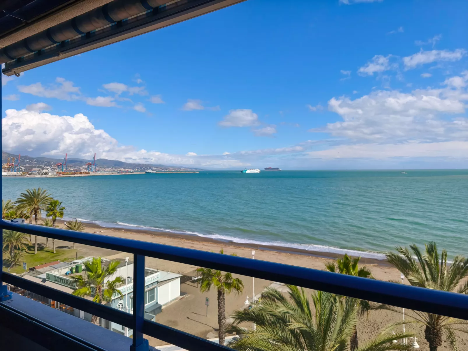 Malaga Pacifico-Outside