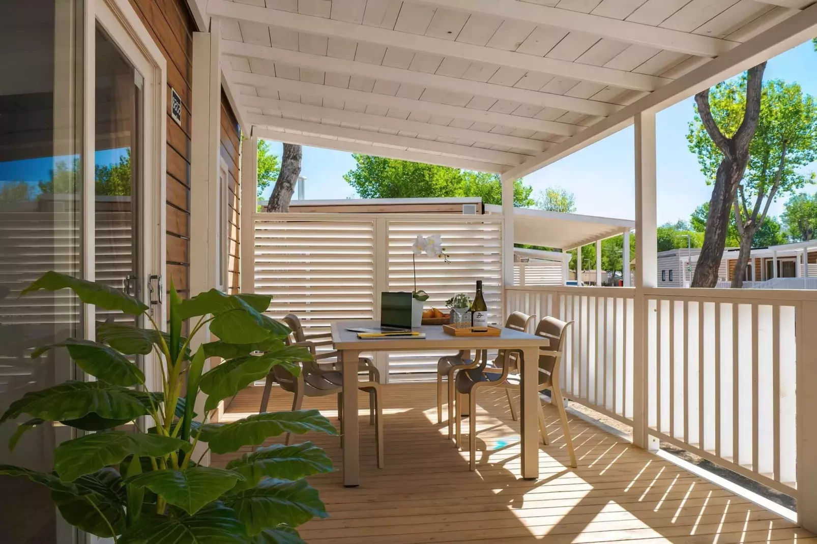 Rimini Family Village Viserba Rimini - Lodge Deluxe 4 plus 1 pax-Terrassenbalkon