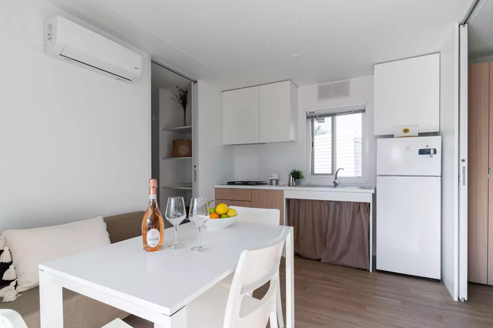 Rimini Family Village Viserba Rimini - Lodge Deluxe 4 plus 1 pax-Esszimmer