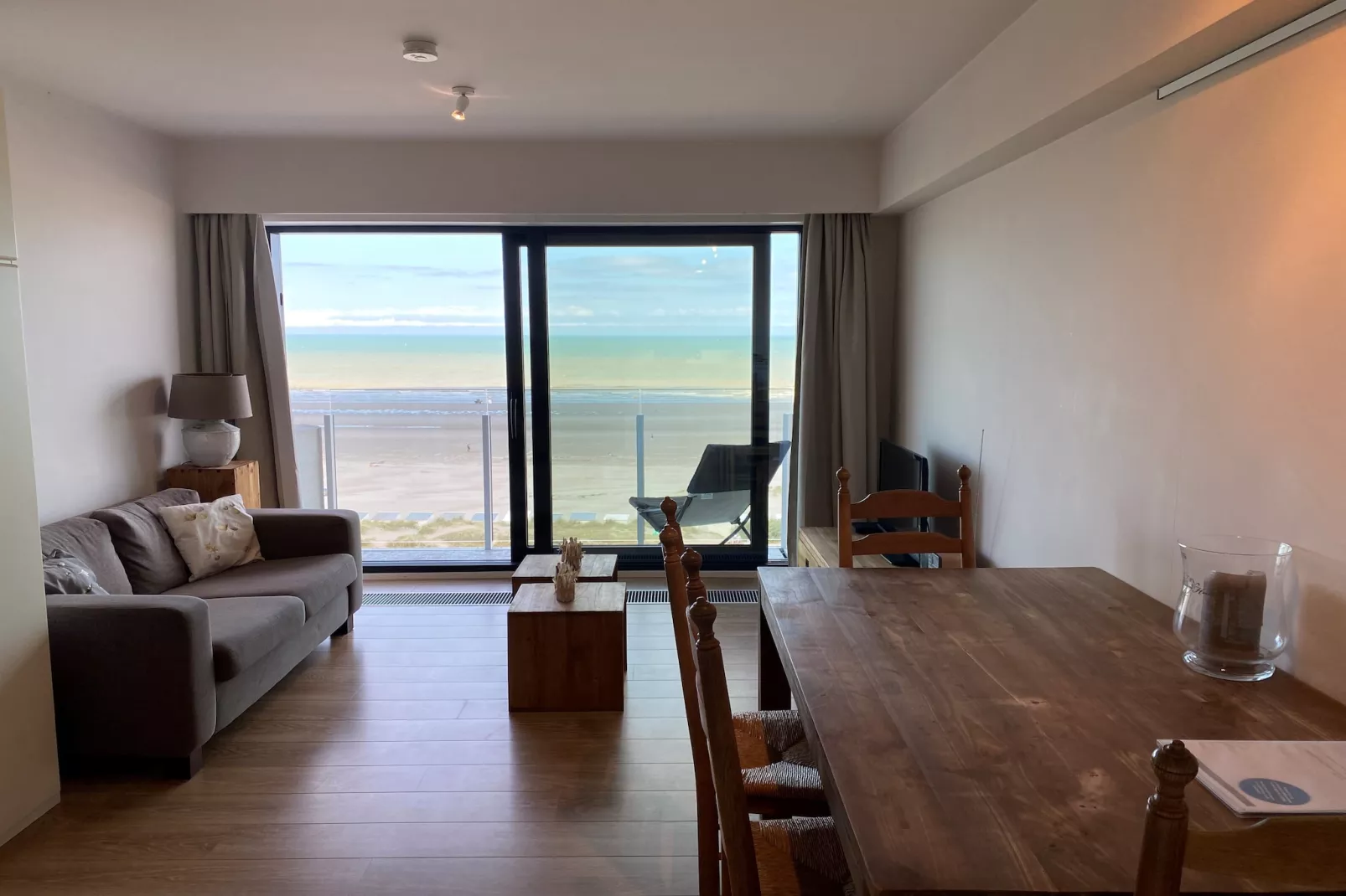 SEAGULL 602-Living room