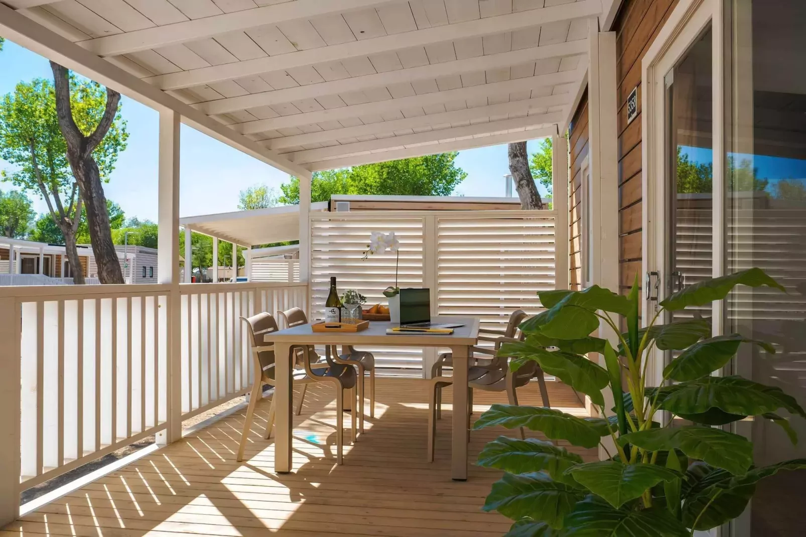 Rimini Family Village Viserba Rimini - Lodge Deluxe 4 plus 1 pax-Terrassenbalkon