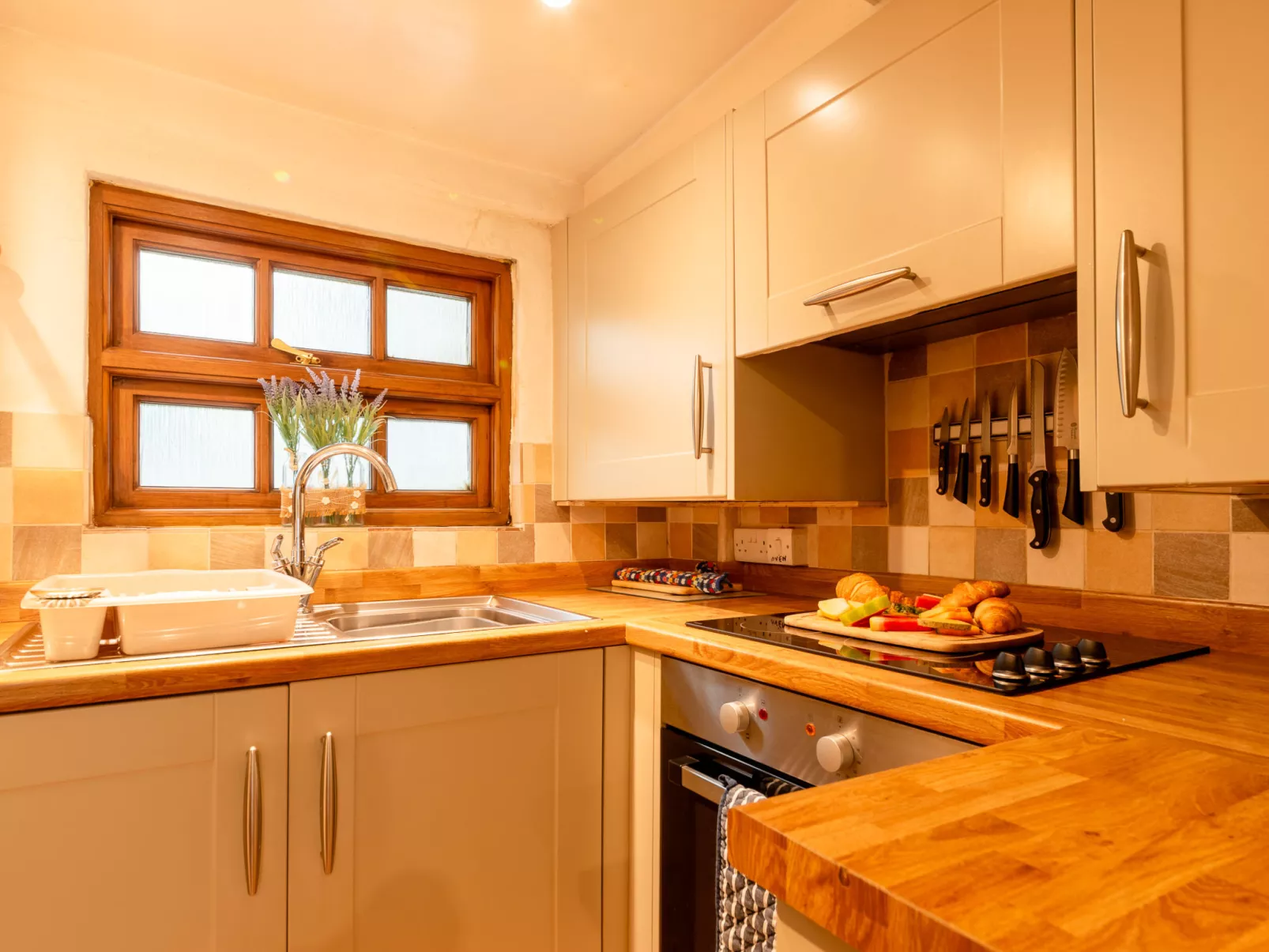 Kips Cottage-Inside
