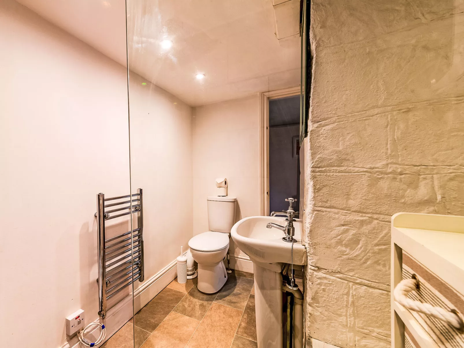 Kips Cottage-Inside