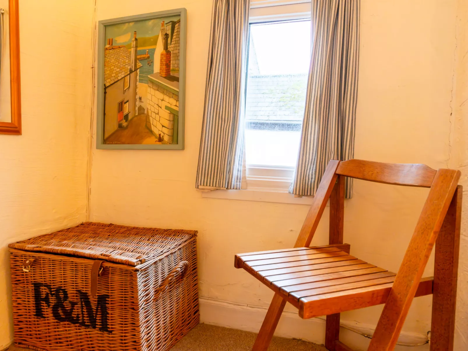 Kips Cottage-Inside