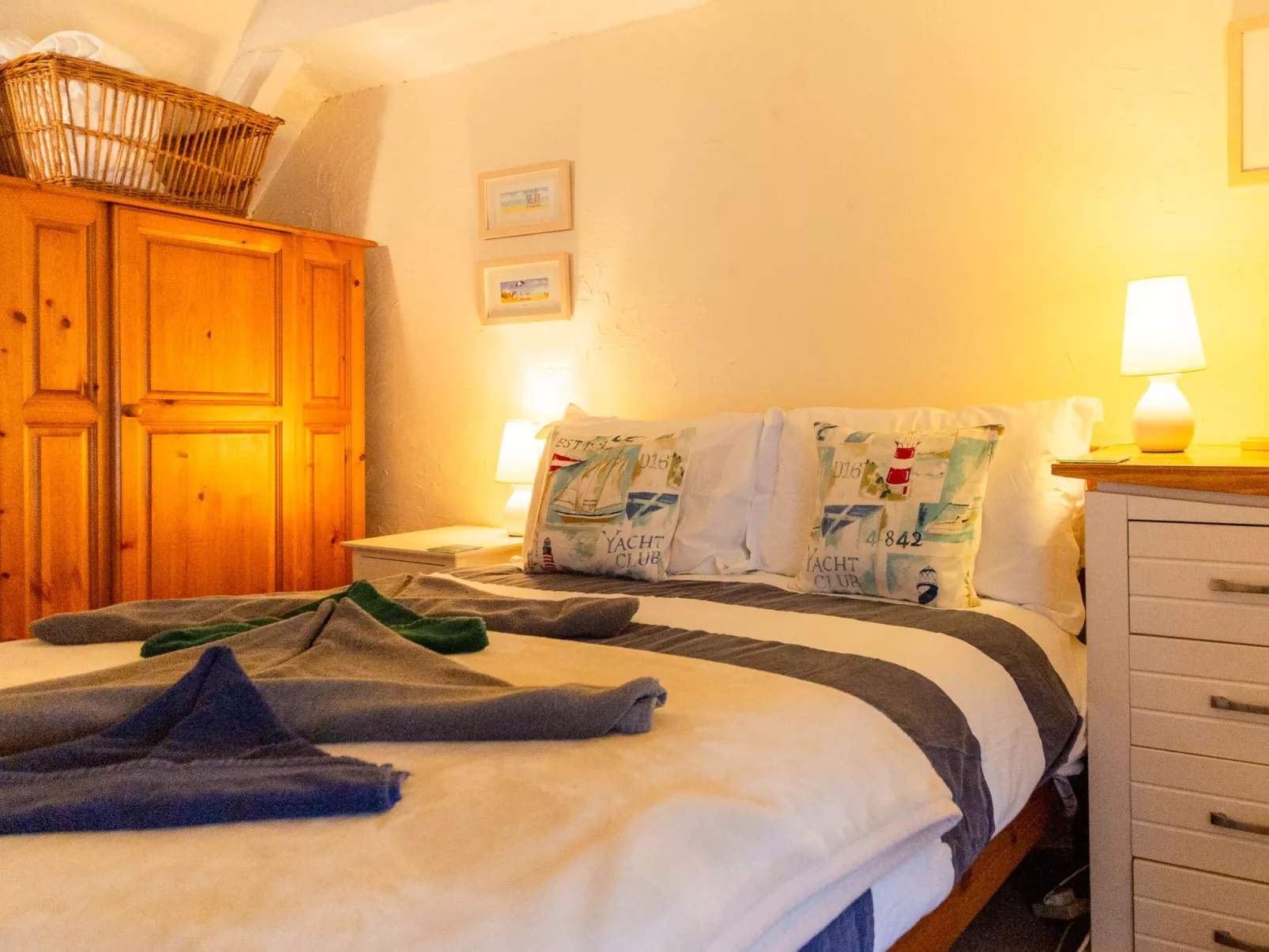 Kips Cottage-Inside