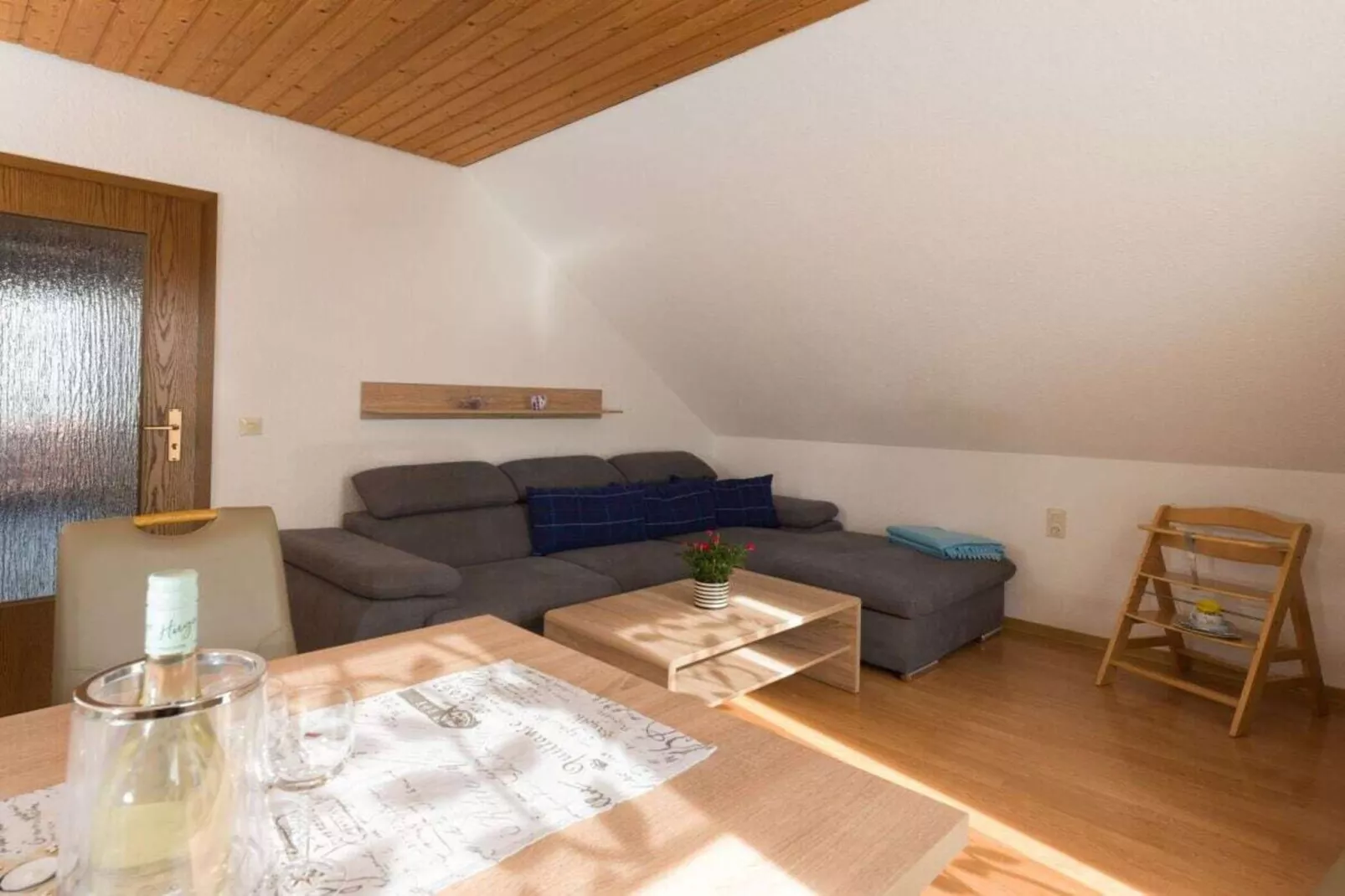 346255-Living room