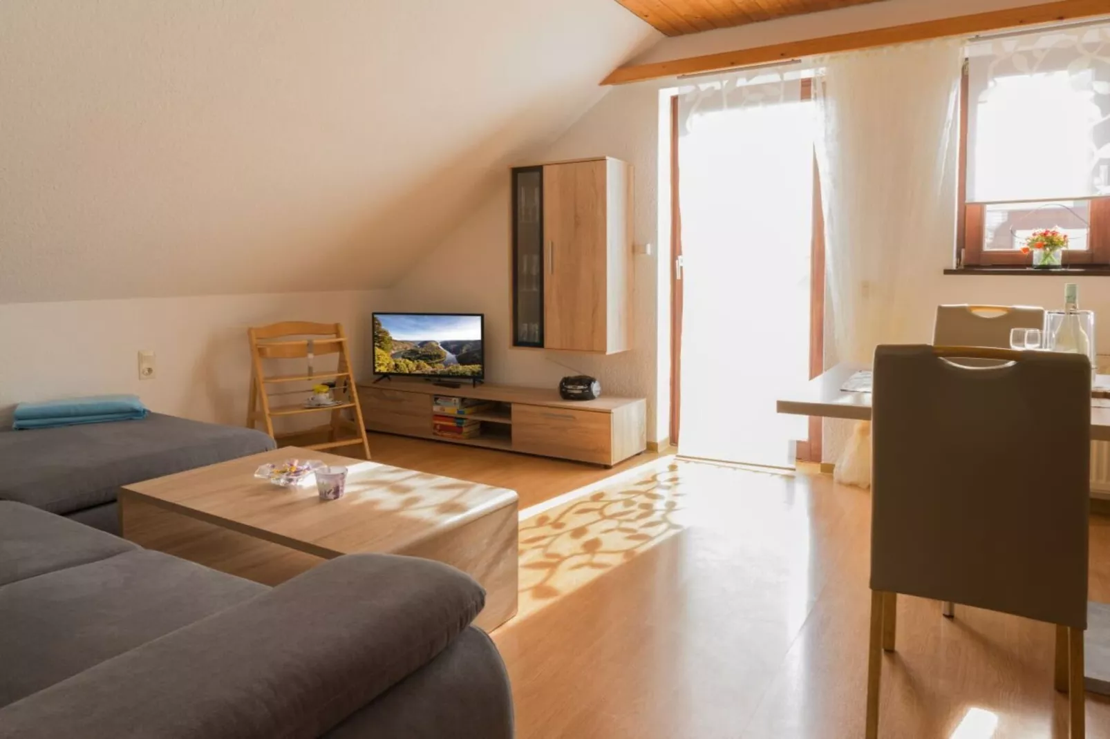 346255-Living room