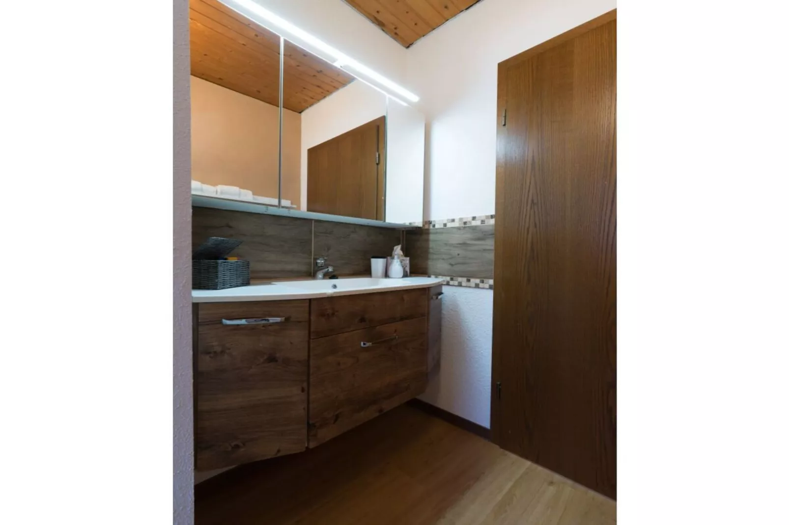 346255-Bathroom