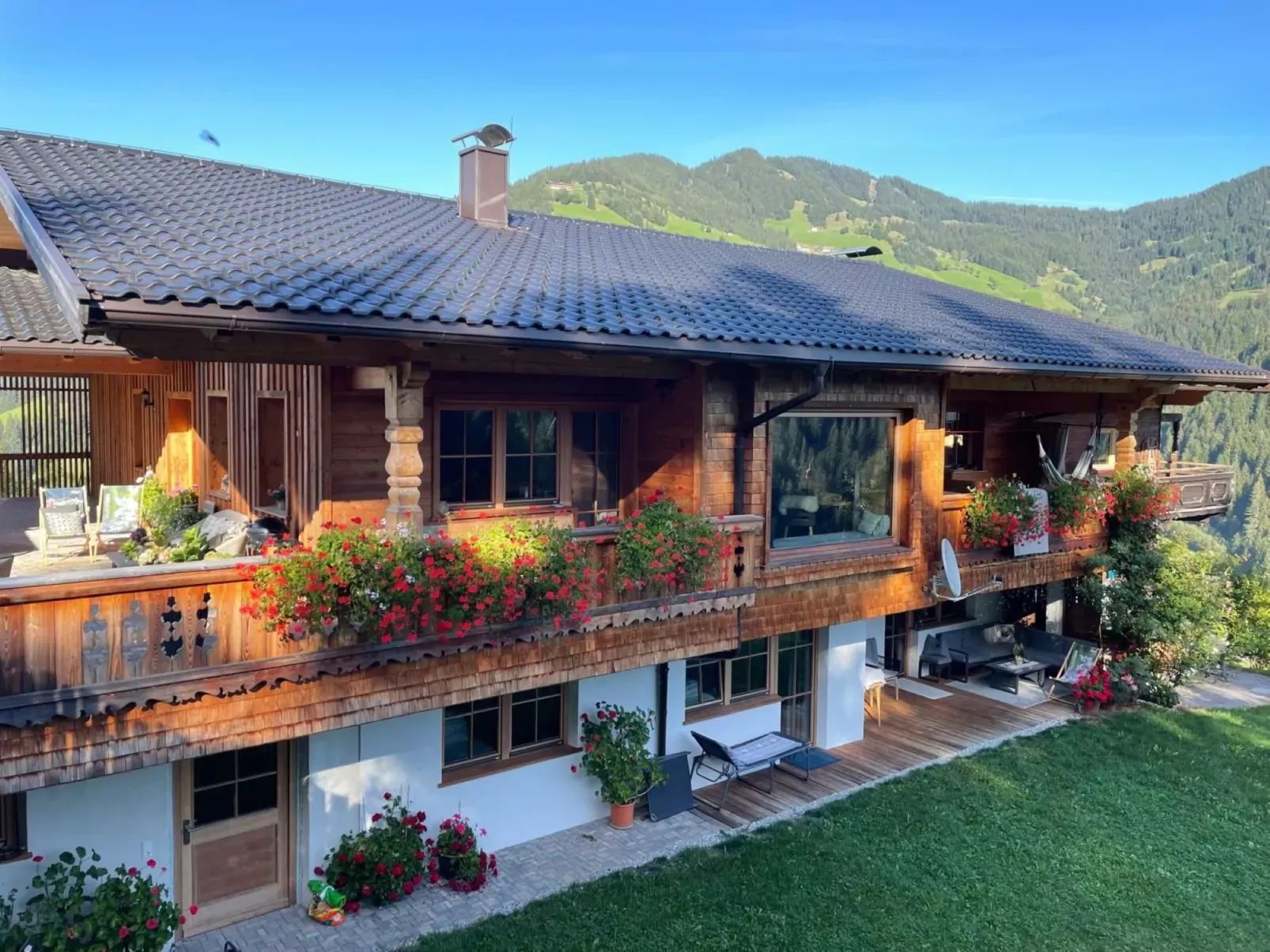 Chalet Holzerjuwel-Draußen