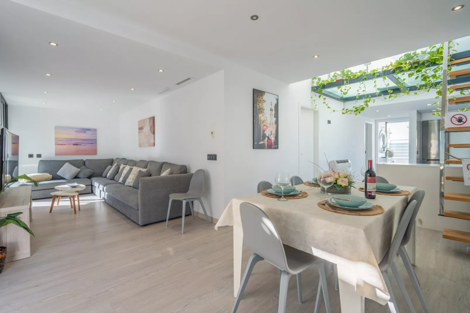 Rubi de la Torre, Villa 5StarsHome Mallorca-Dining room