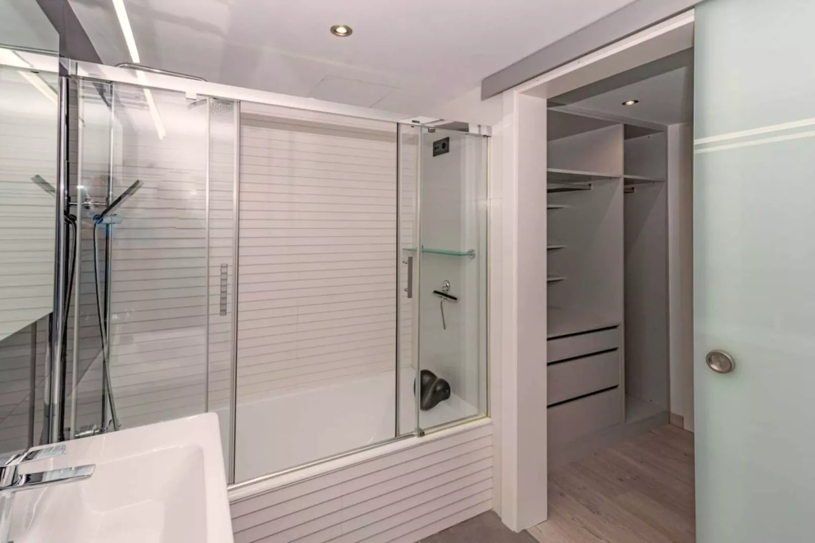 Rubi de la Torre, Villa 5StarsHome Mallorca-Bathroom